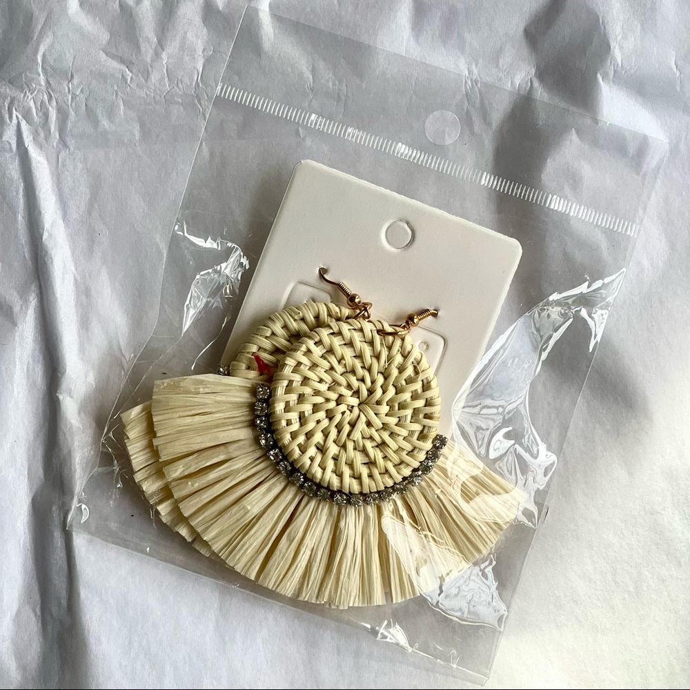 Straw earrings NEW